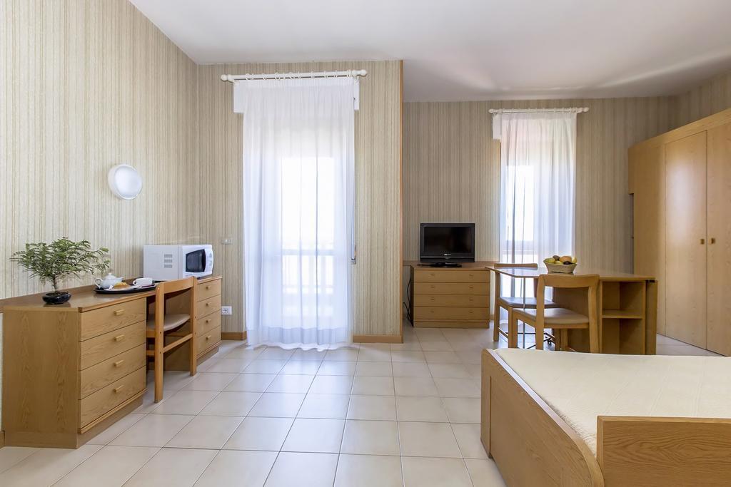Hotel Residence Ulivi E Palme Кальяри Экстерьер фото